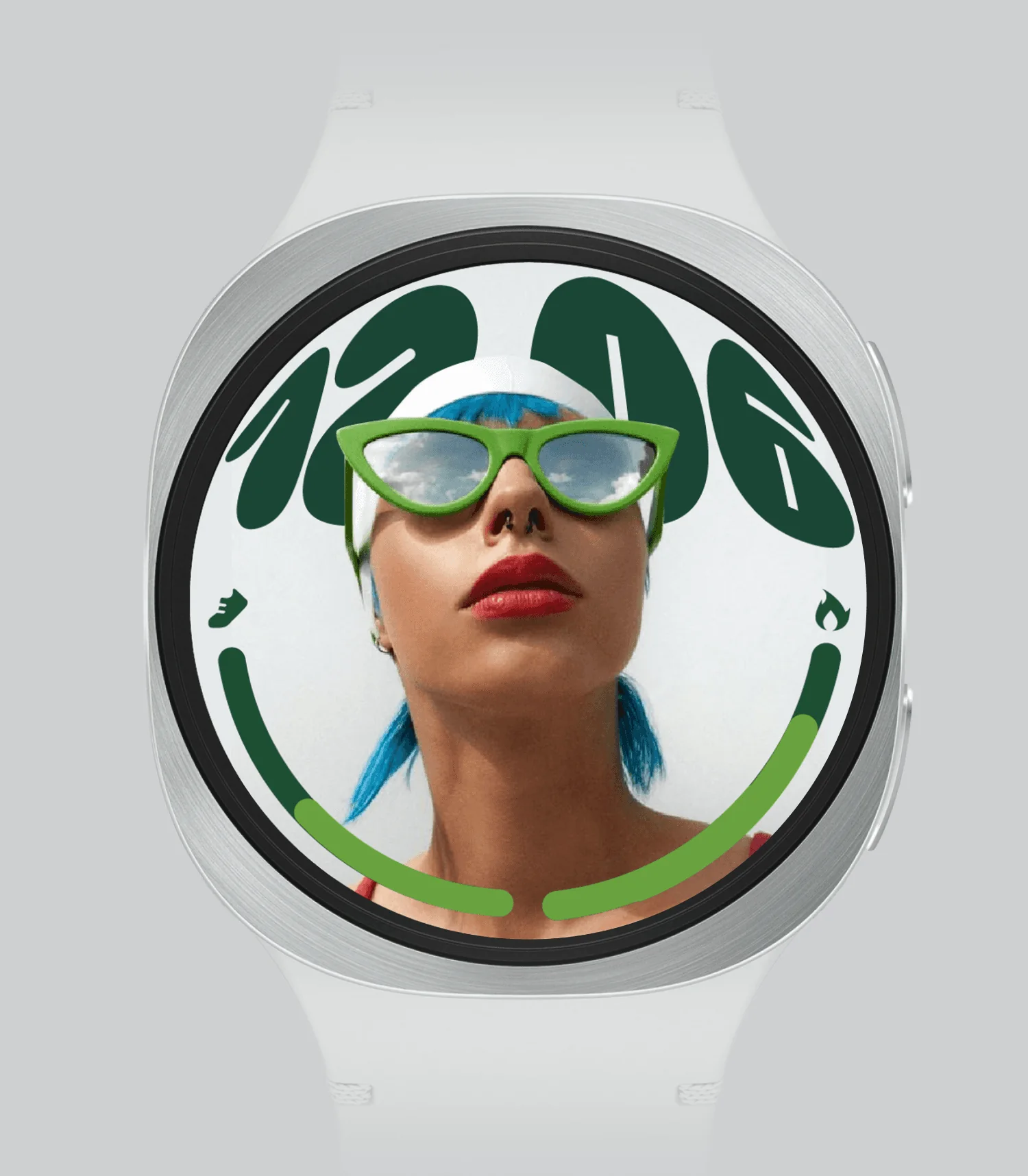 Fish Eye watch face with a portrait wrapped by the time